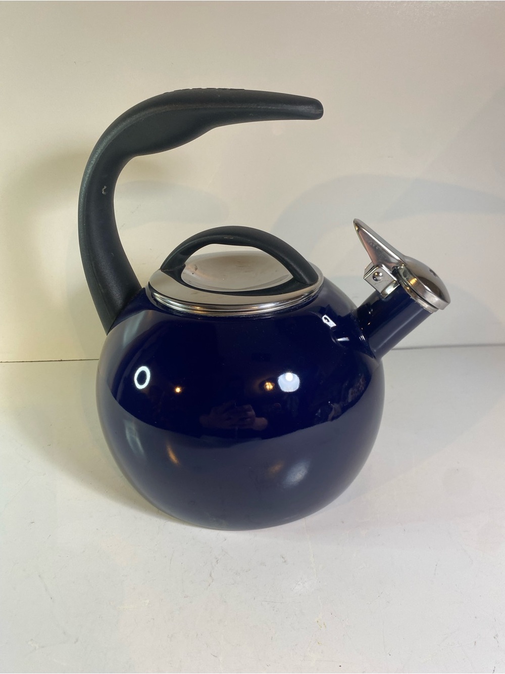 Chantal Enamel-On-Steel Blue Teakettle